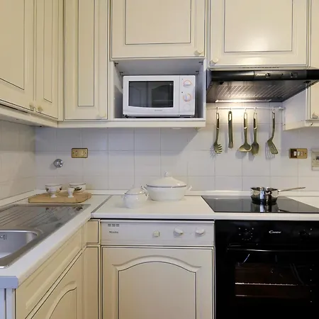 Ur Nest Strada Maggiore Apartmán