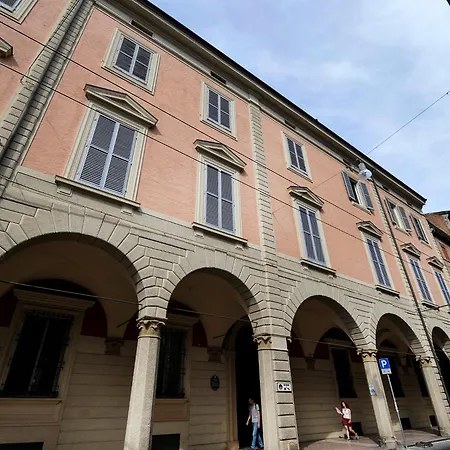 Ur Nest Strada Maggiore *