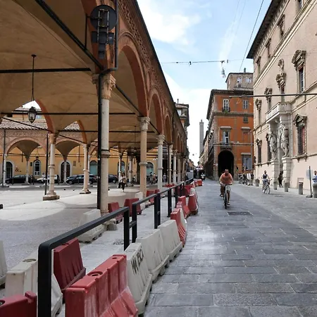 Ur Nest Strada Maggiore Apartmán *