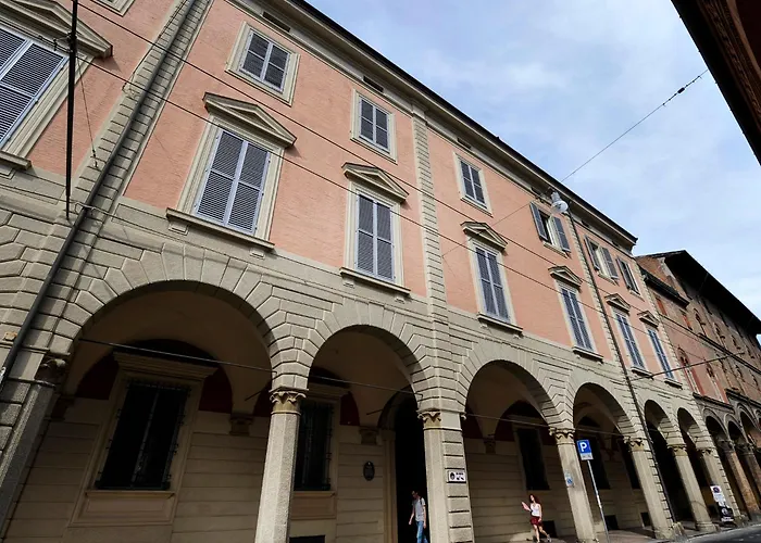 Ur Nest Strada Maggiore *